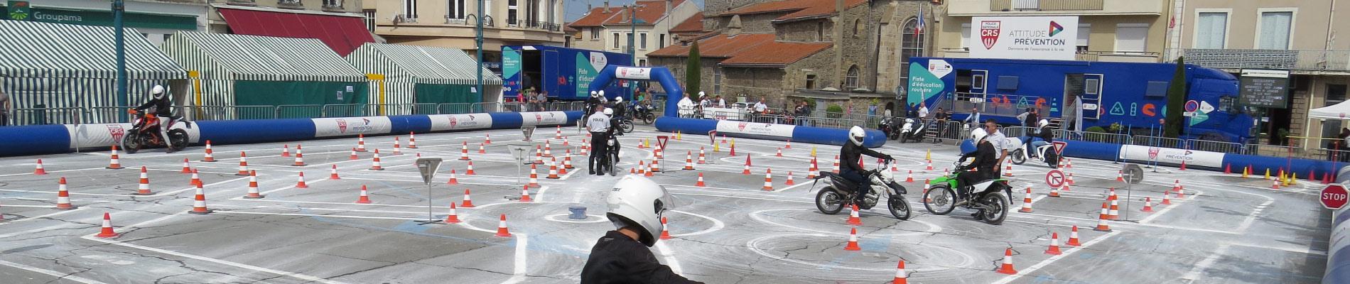Initiation au deux-roues : les jeunes en piste pour la sécurité à Chazelles-sur-Lyon (42), du 28 au 31 mai